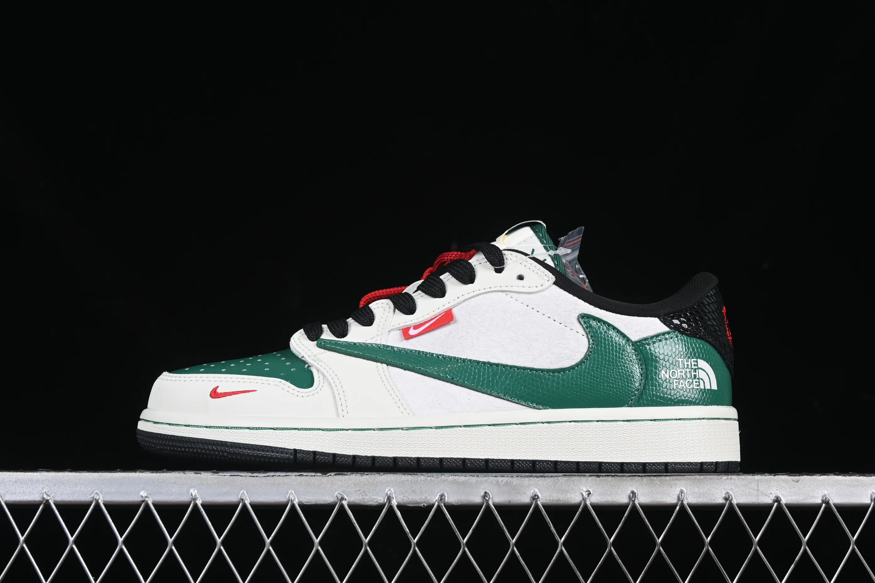 All categories Air Jordan Jordan series basketball shoes Air Jordan 1 Low High-end customized low-top sneakers Travis Scott x Fragment Design x Air Jordan 1 Low OG SP AJ1 Joe 1 North Face joint off-white green snake low-top cultural casual sneakers CH6336-021